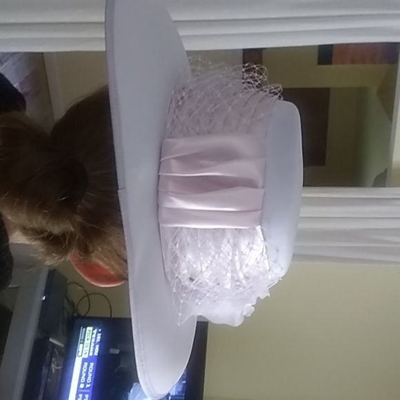 Hat - Picture 3 of 6